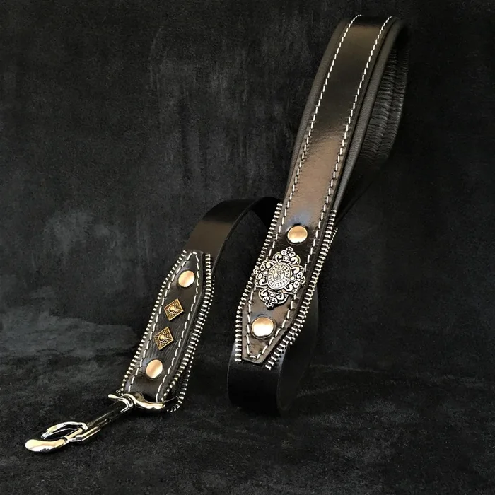 The ”Aztec” Black leash